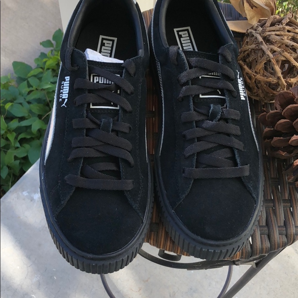 Puma suede tennis shoes